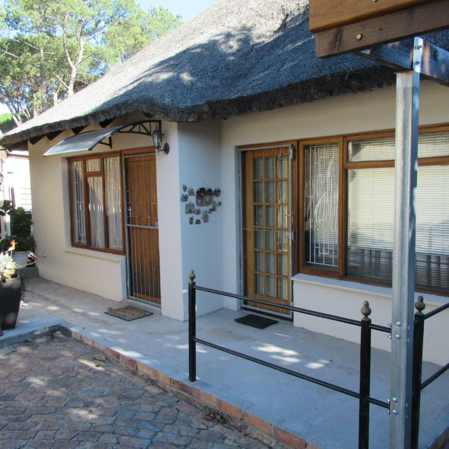 The Worm Hole Garden Cottage Stellenbosch Exterior foto